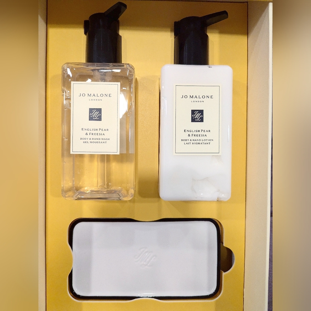 Jo Malone English  Pear Freesia Hand & Body Care Collection 3 Pieces Gift Set
